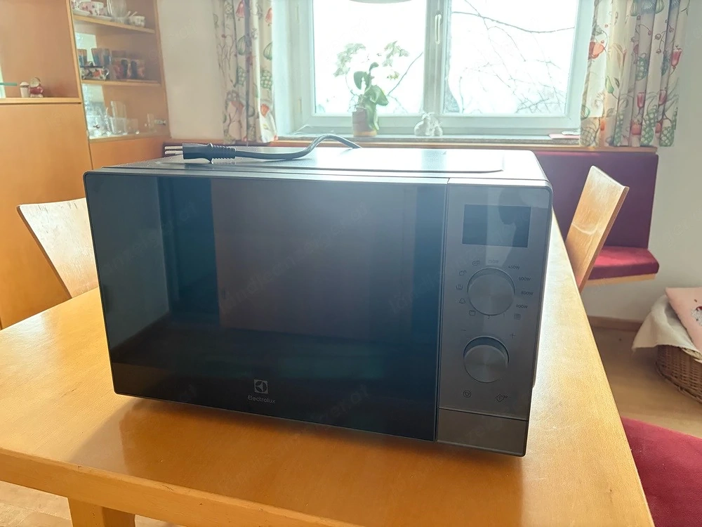 Electrolux Mikrowellengerät FMW25EMGMS Titanium