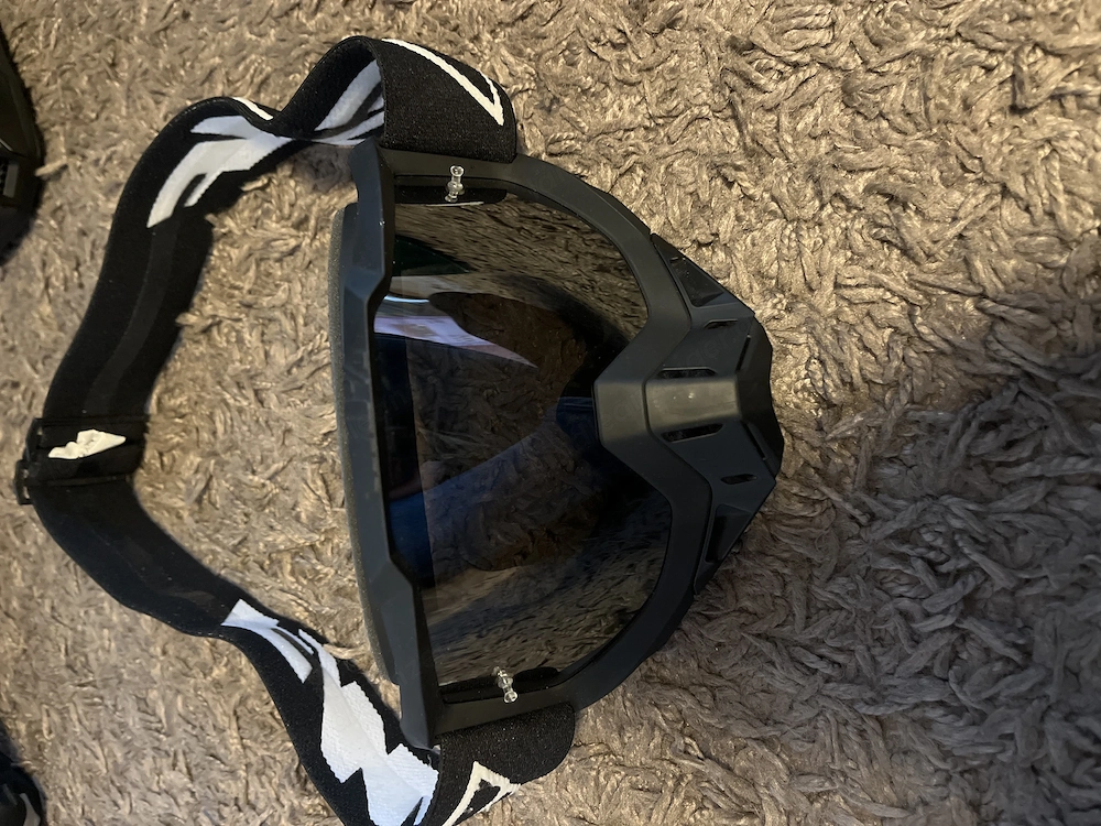 Motorad- Mopedhelm in schwarz-grau mit Brille
