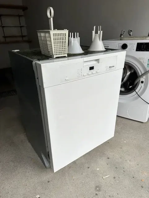 Spülmaschine Geschirrspüler Miele