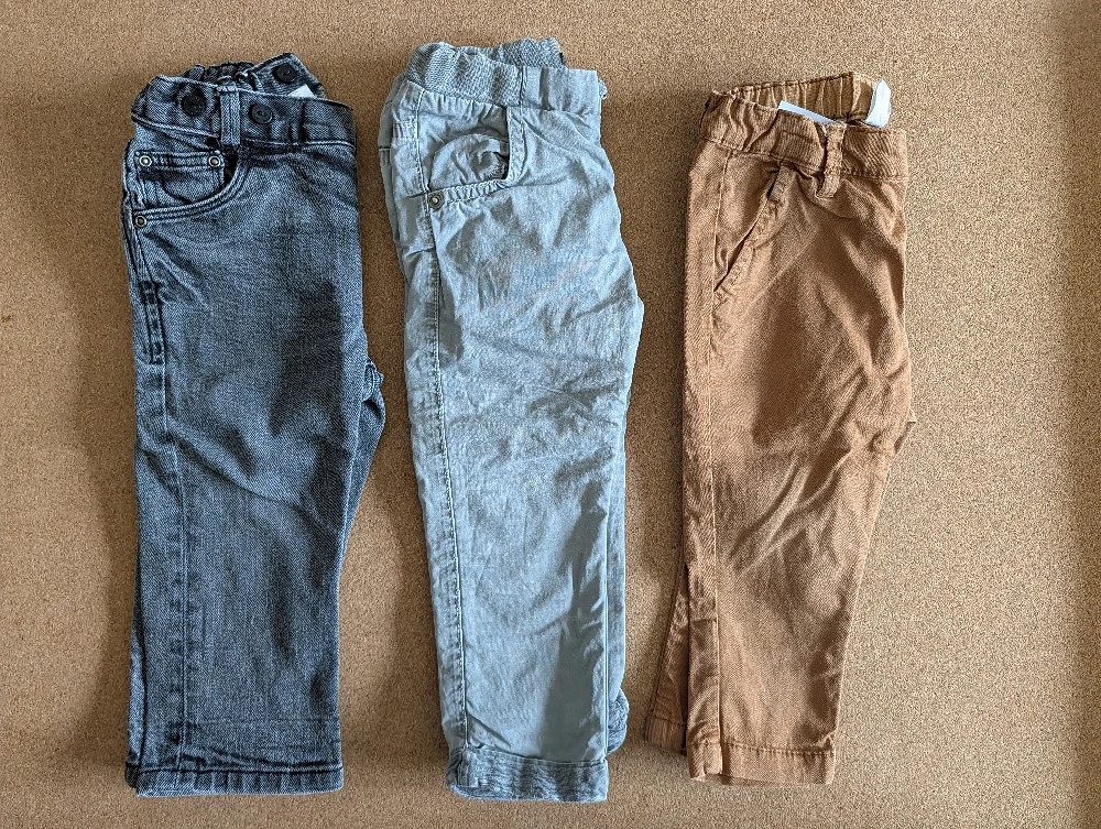 3 Hosen für Jungs Gr 80