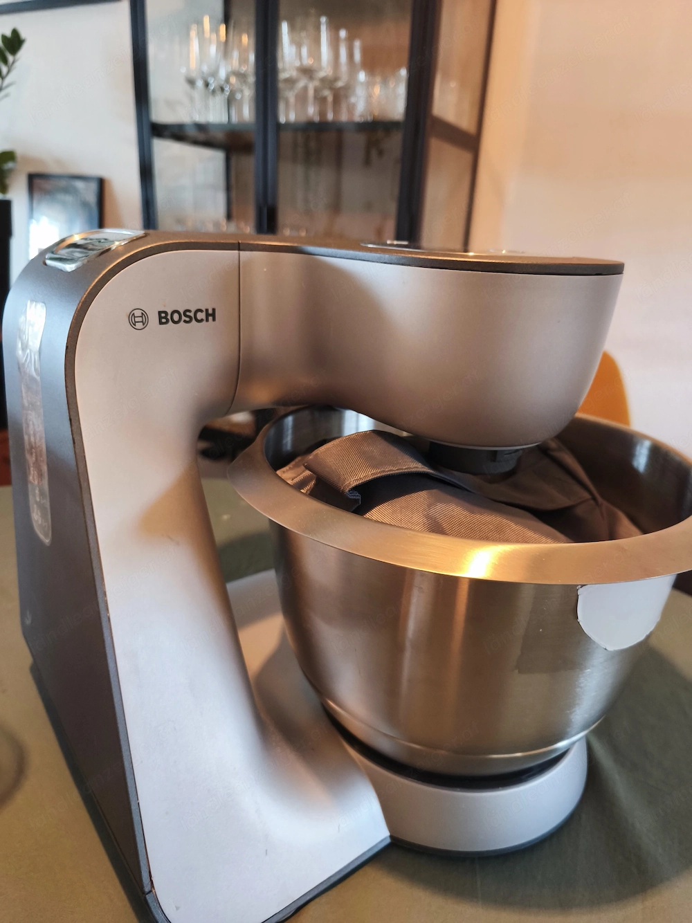 BOSCH Küchenmaschine - praktischer Helfer, der alles kann, mit viel Zubehör