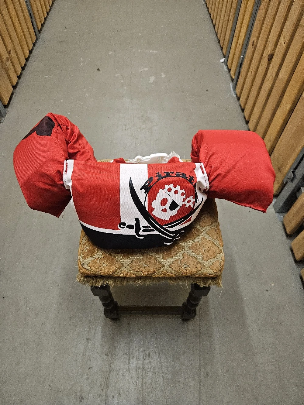 Schwimmfügel wie Neu