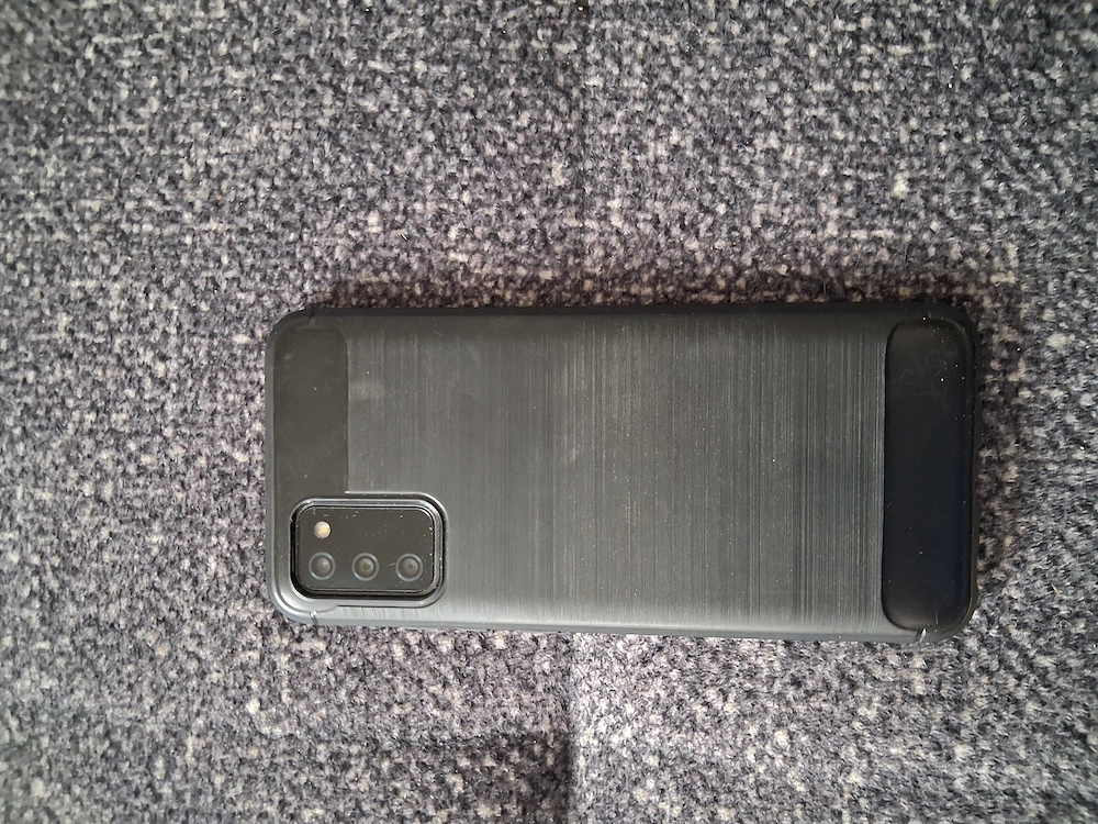 Samsung Galaxy a02s mit Hülle