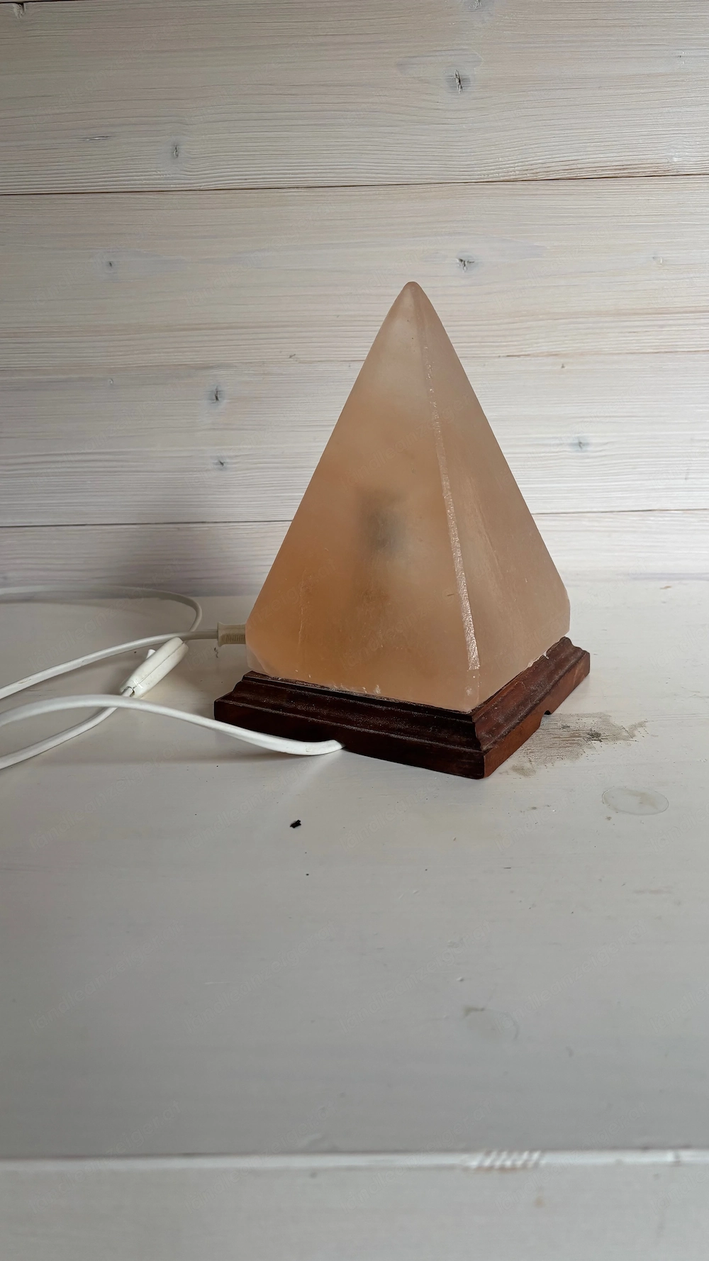 Wunderschöne Salzlampe in Pyramidenform   stimmungsvolles Licht für dein Zuhause