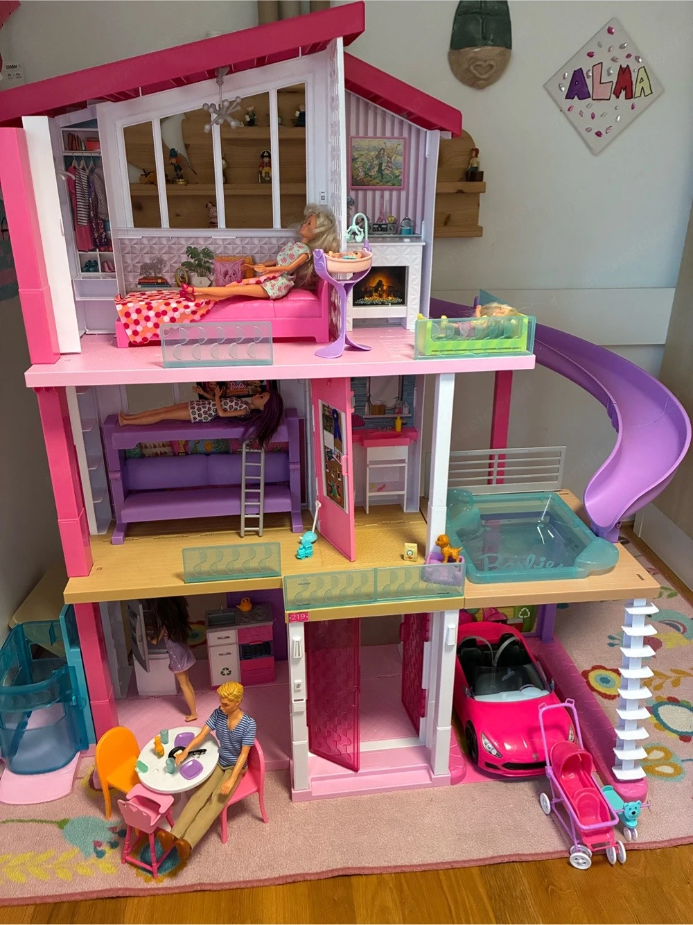 Barbiehaus mit Einrichtung 