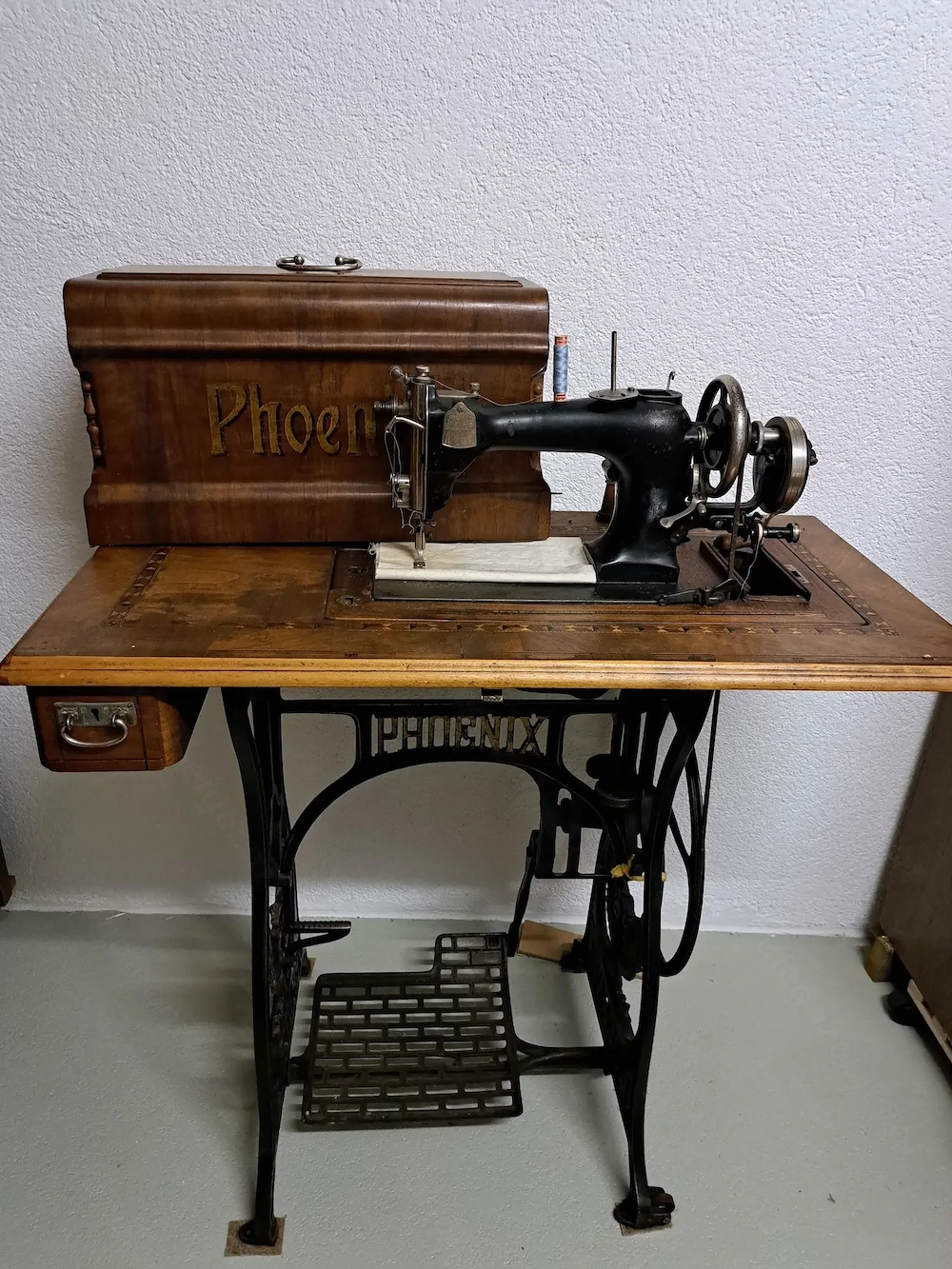 Alte Phönixnähmaschine