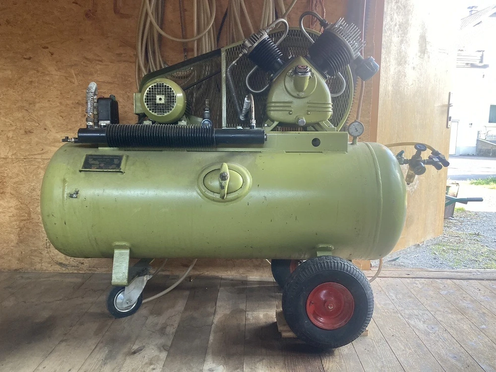 Kaeser Kompressor 250 Ltr. Kessel 15 bar 250 Ltr.  min.