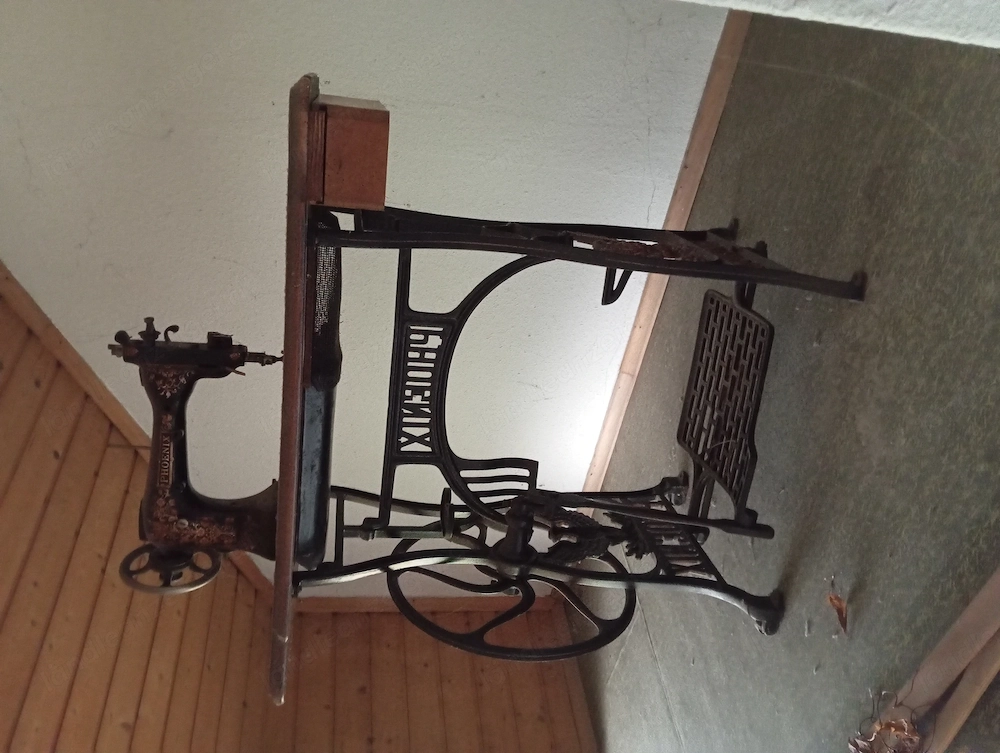 Phönix Standnähmaschine