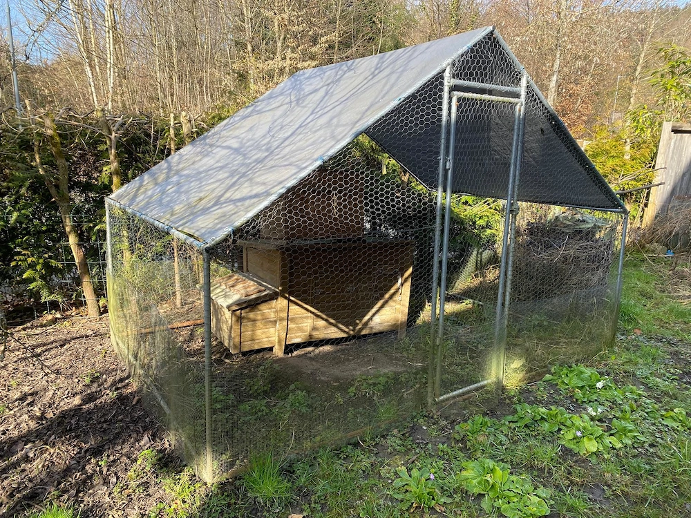 Hühnerstall 3x2x2 m zu verschenken 