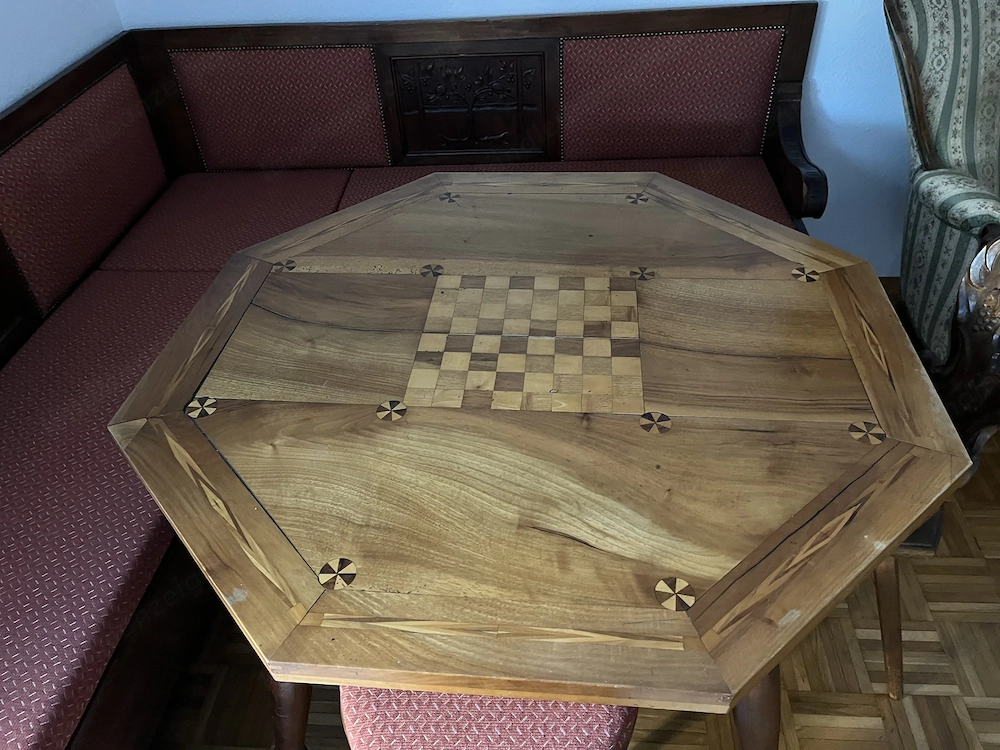 Stilmöbel aus Nachlass