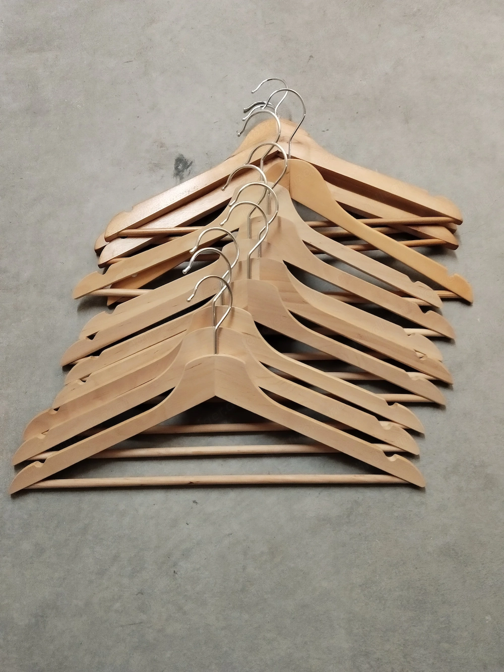 Kleiderbügel aus Holz 