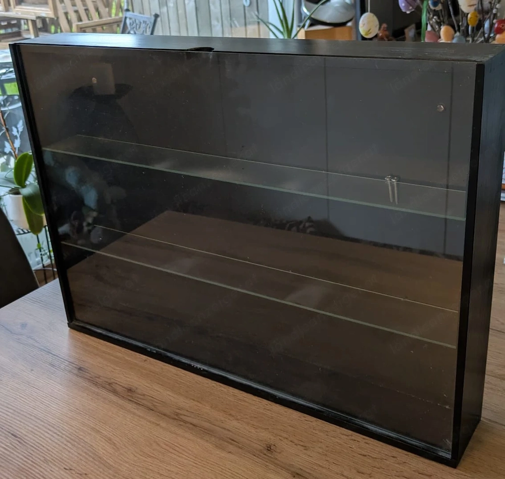 Hängevitrine schwarz mit Glas