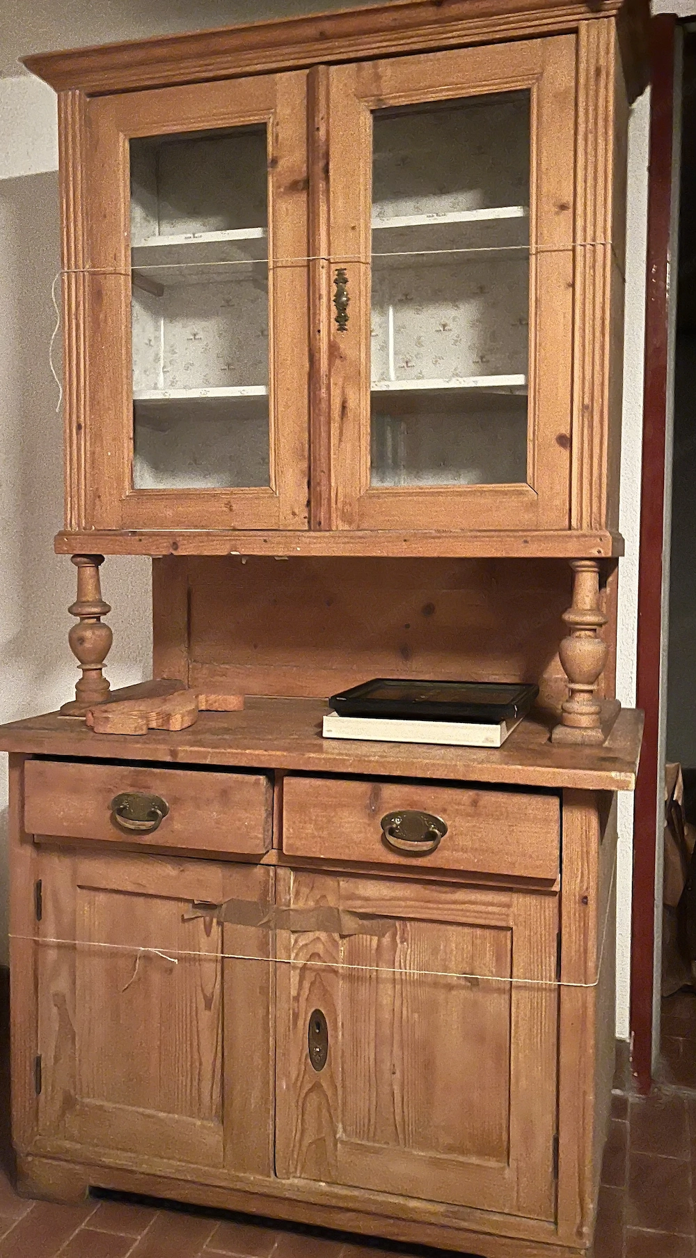 Bauernschrank,    50