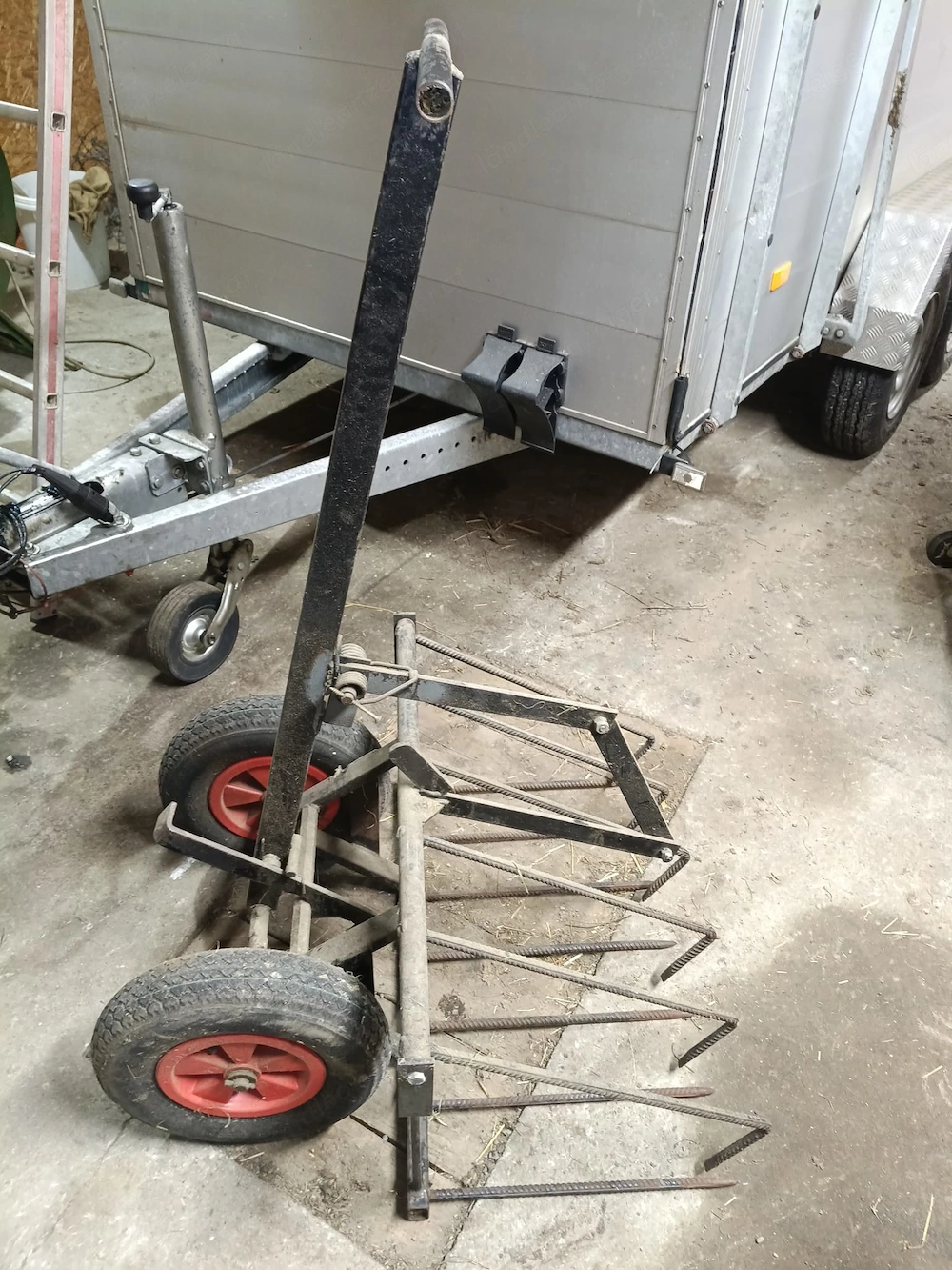 Futter Zange auf Räder 