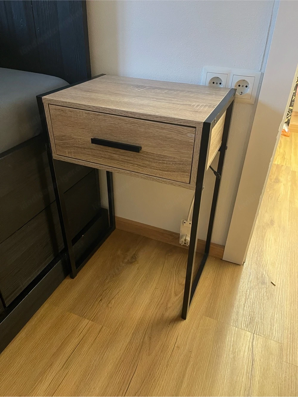 2x Nachtkästchen   Nachttische