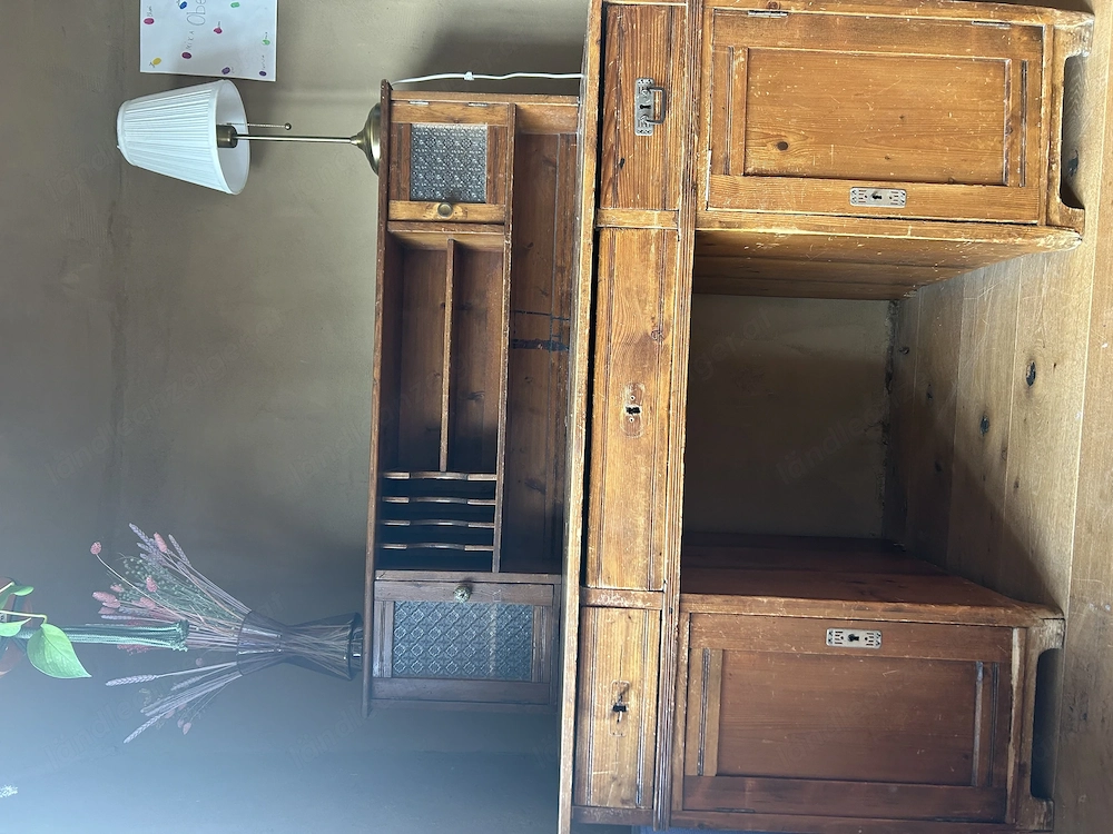 hübscher alter Sekretär