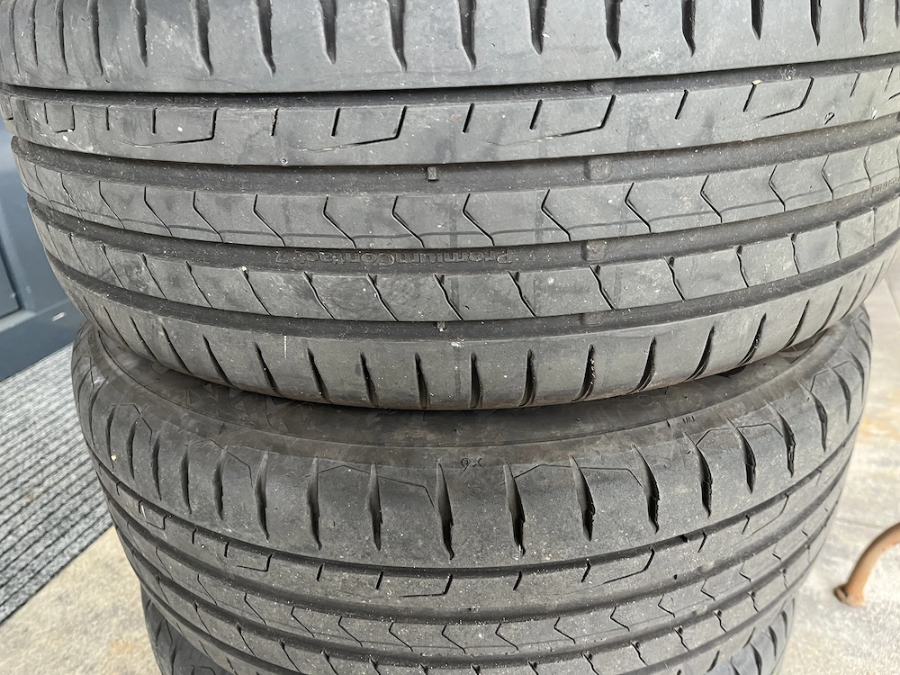 Opel Zafira: Alufelgen mit Sommerreifen Continental 205 55 R 16