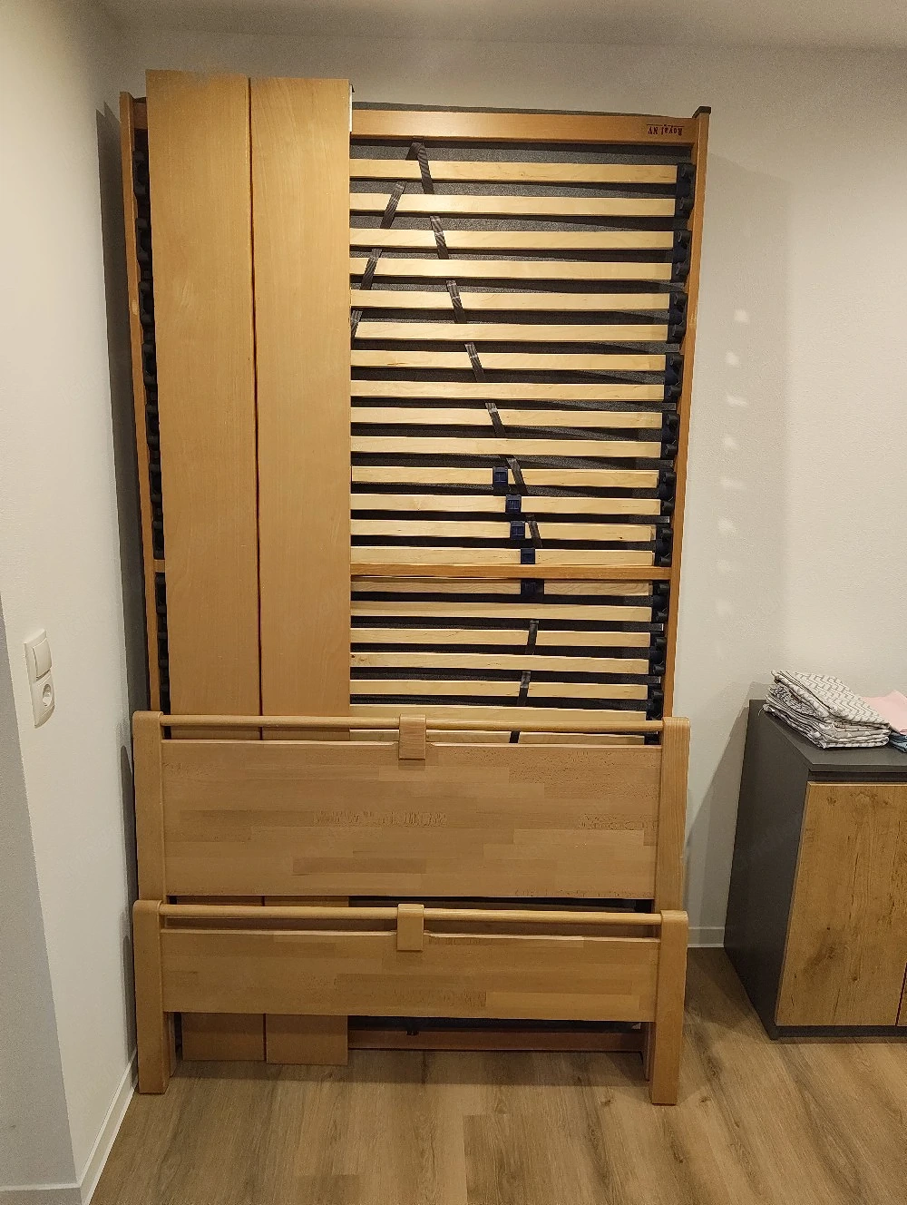 Vollholzbett 120x220