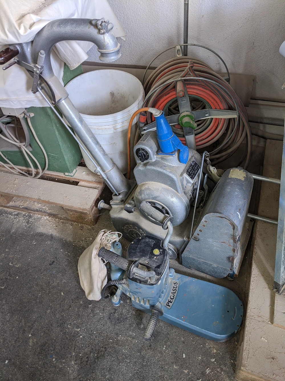 Parkettschleifmaschinen