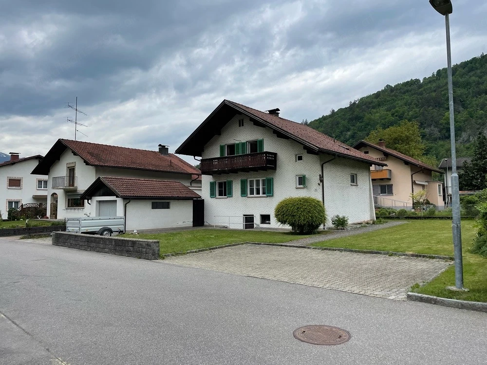 Vermietung: Altes Einfamilienhaus in ruhiger Lage