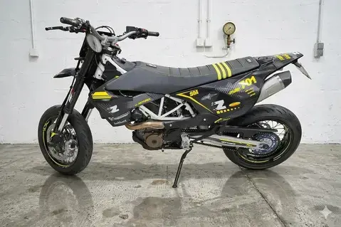 Motorrad Supermoto 701