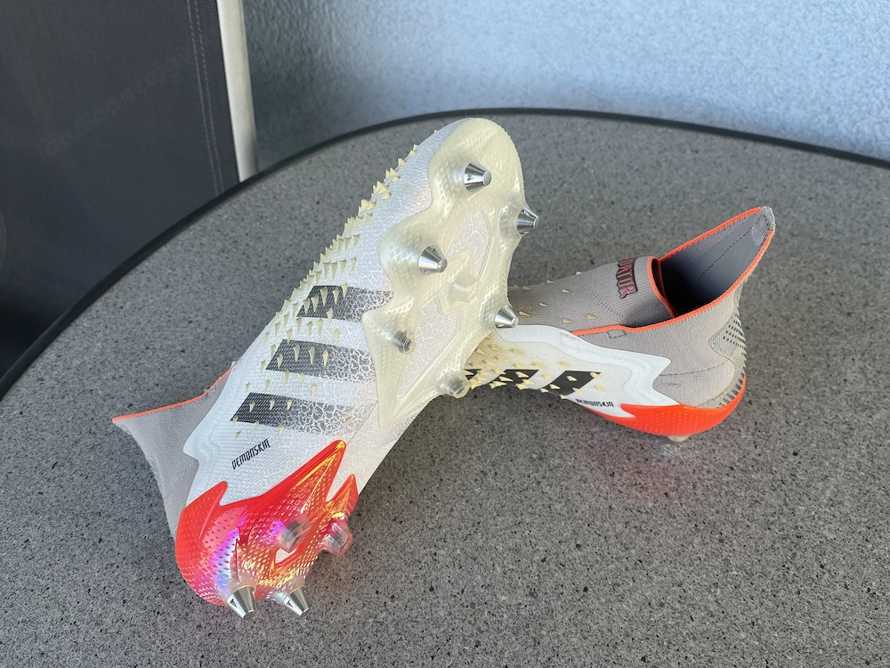 Predator Stollen-Fußballschuhe Größe 42