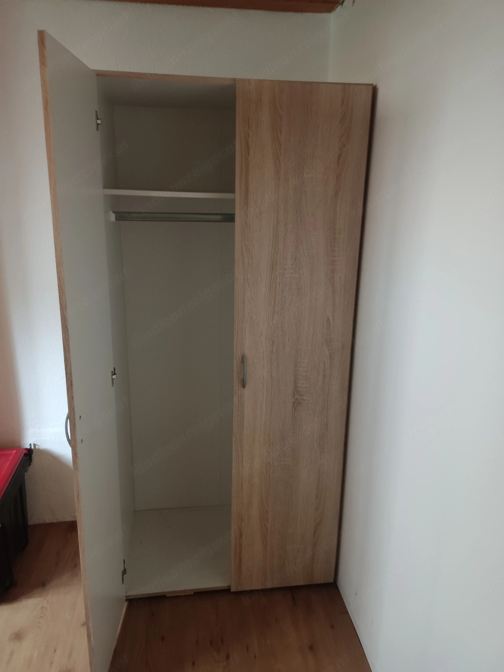 kleiner Kleiderschrank