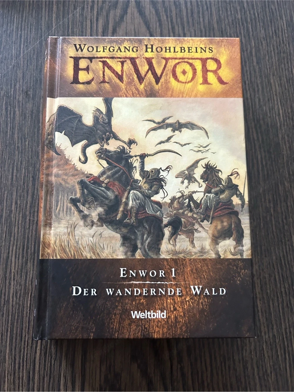 Enwor 1: Der wandernde Wald, Hohlbein