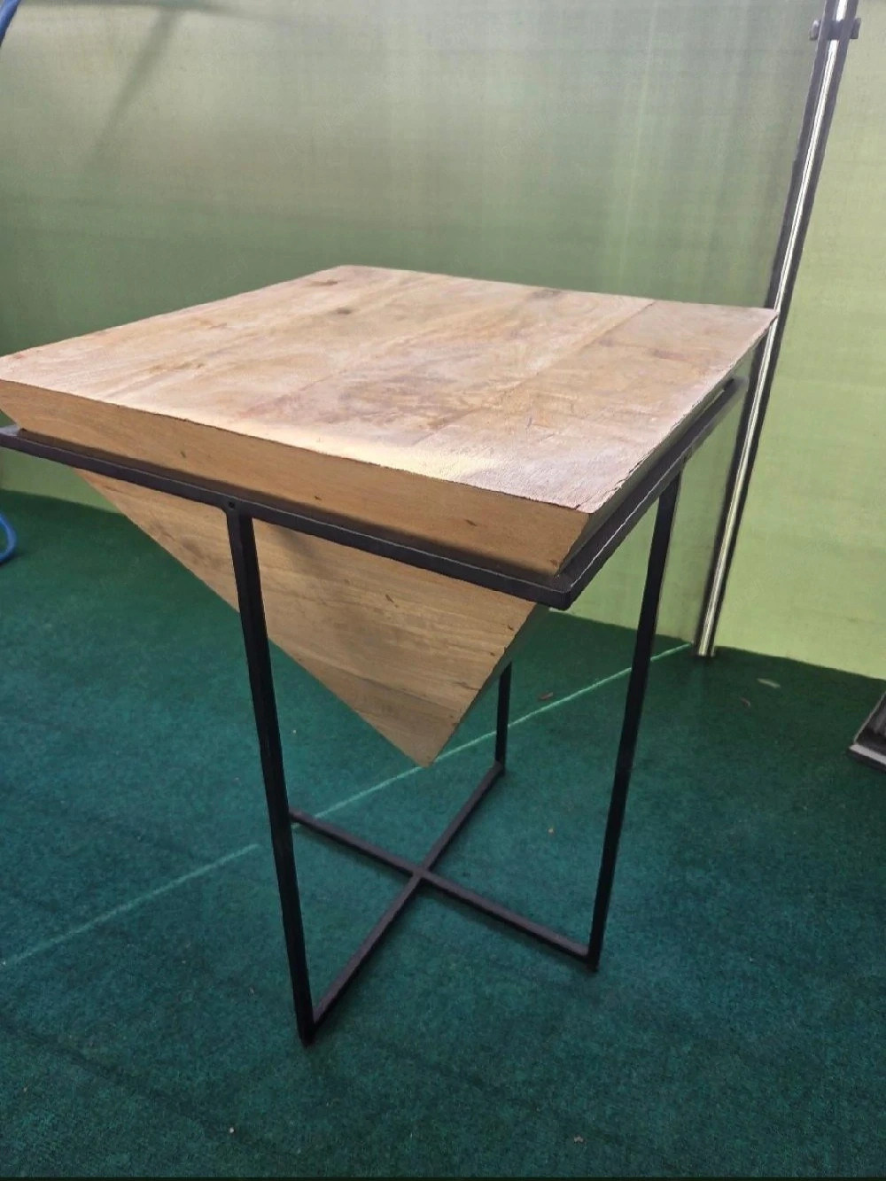 Beistelltisch Pyramide