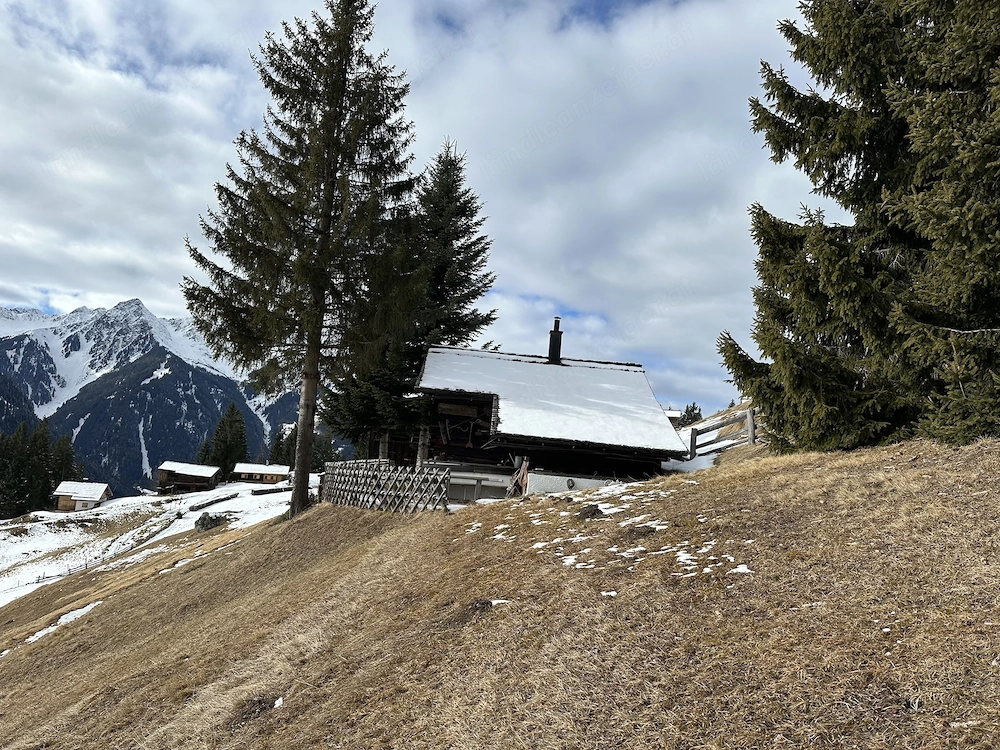 Berg- bzw. Maisäßhütte und Stall auf Montiel im Montafon mit Zweitwohnsitzwidmung zu vermieten