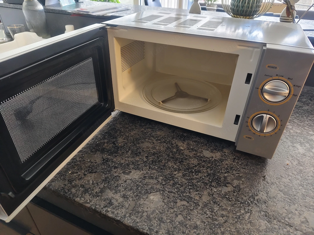 Mikrowelle zu Verschenken