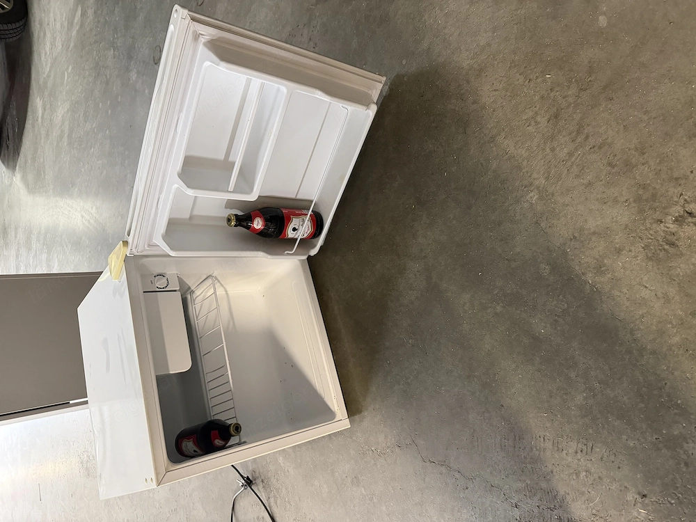 Mini Kühlschrank mit Eisfach