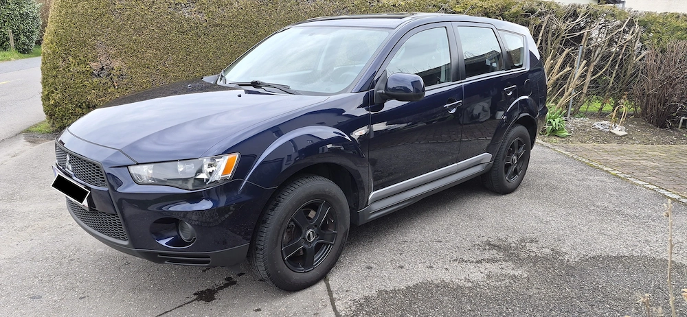Mitsubishi Outlander 2.0 Invite 2WD   07 2010 Erstbesitz Vorgeführt bis 07 2026