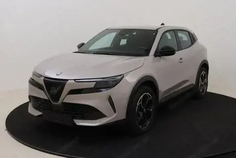 Alfa Romeo Junior 115 kW (156 PS), Automatik, Frontantrieb