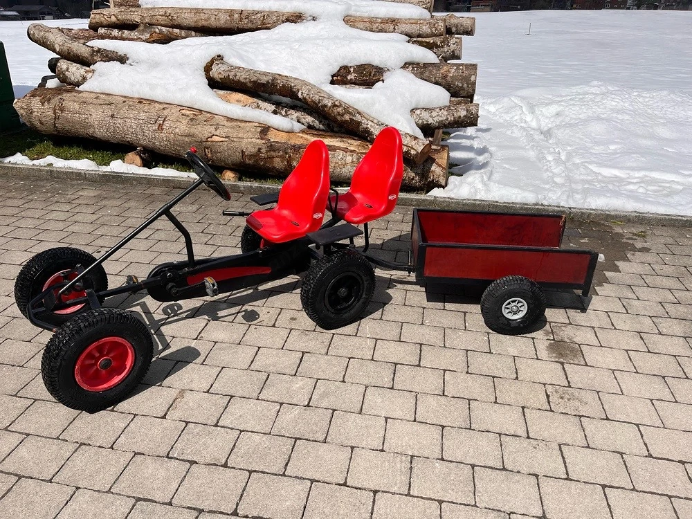 Go-Kart mit Anhänger und 4 Schneeketten