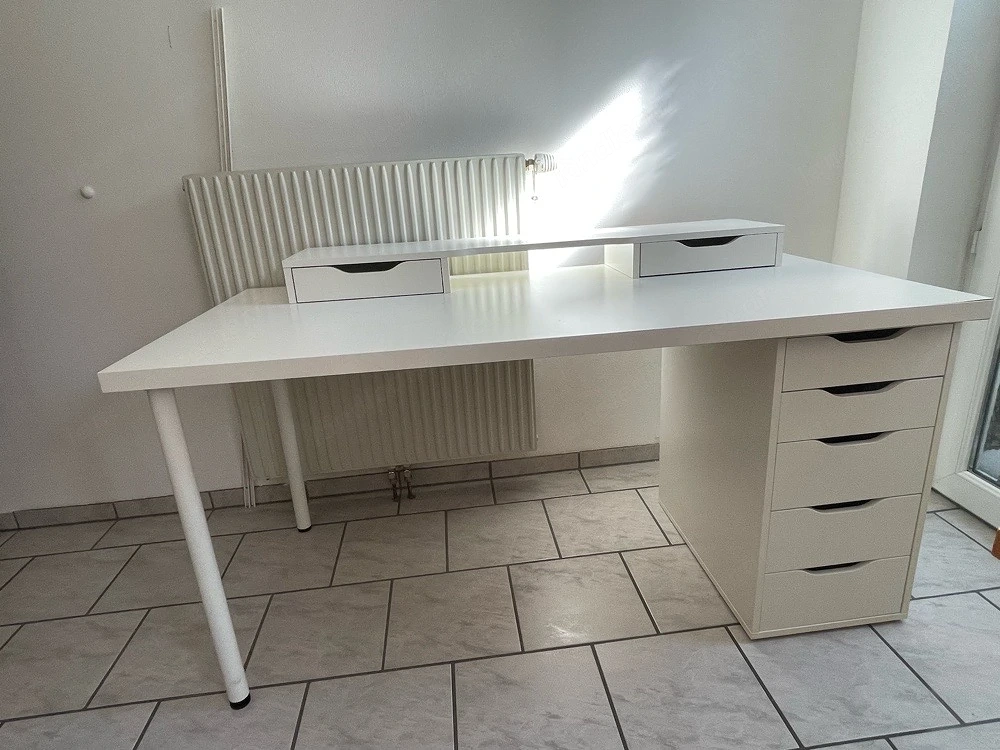 IKEA Schreibtisch