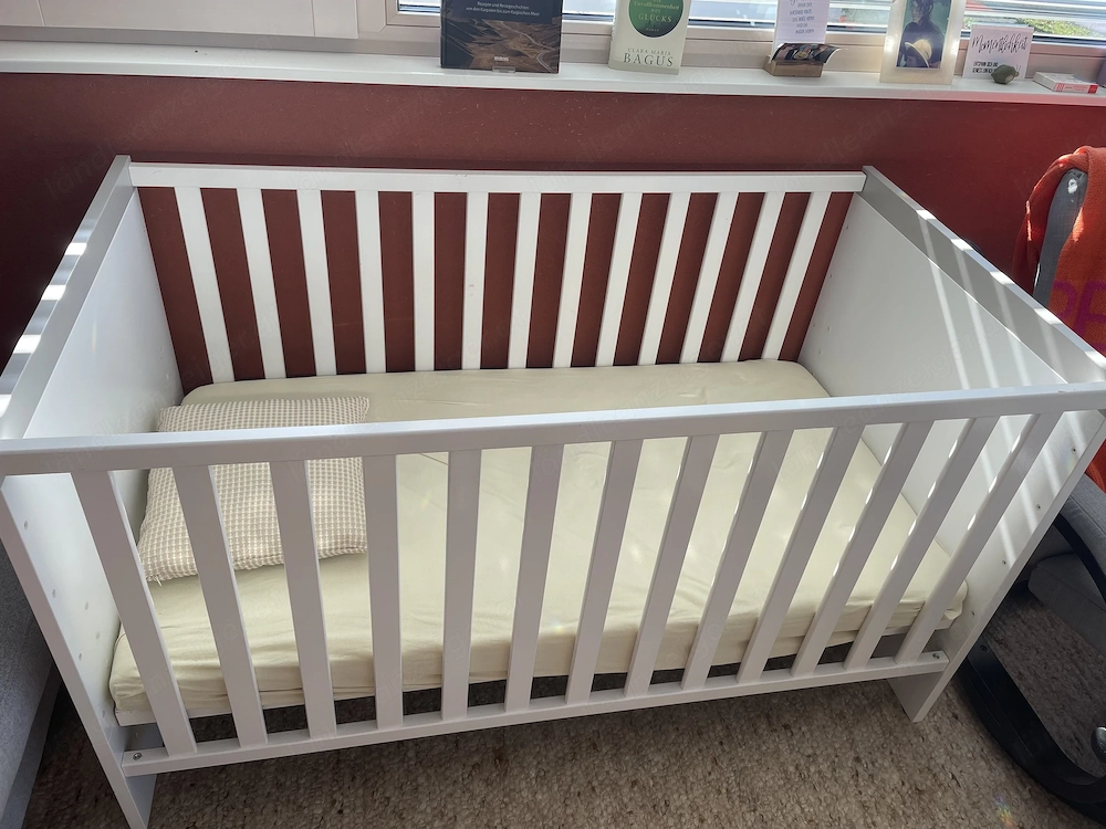 Kinderbett, höhenverstellbar