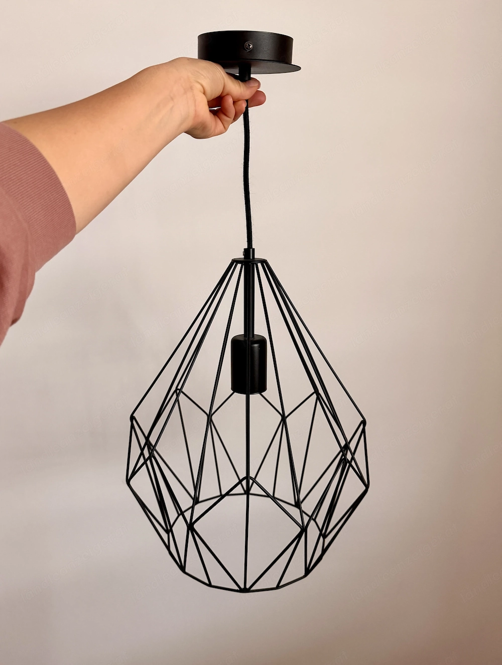 Moderne Hängelampe aus Metall