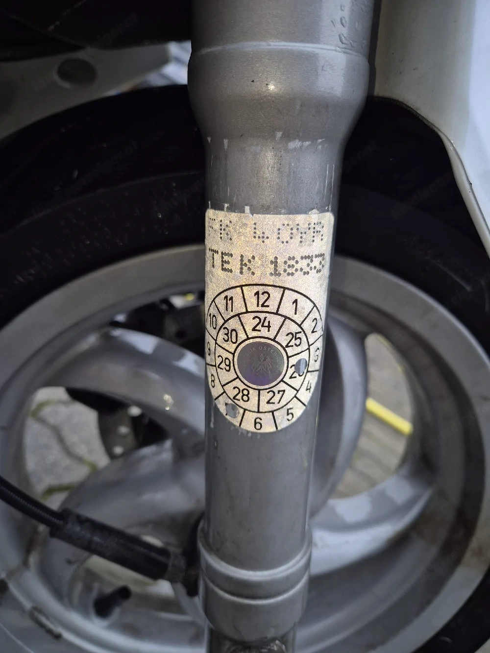 Piccagio Fly elfenbeinweiß