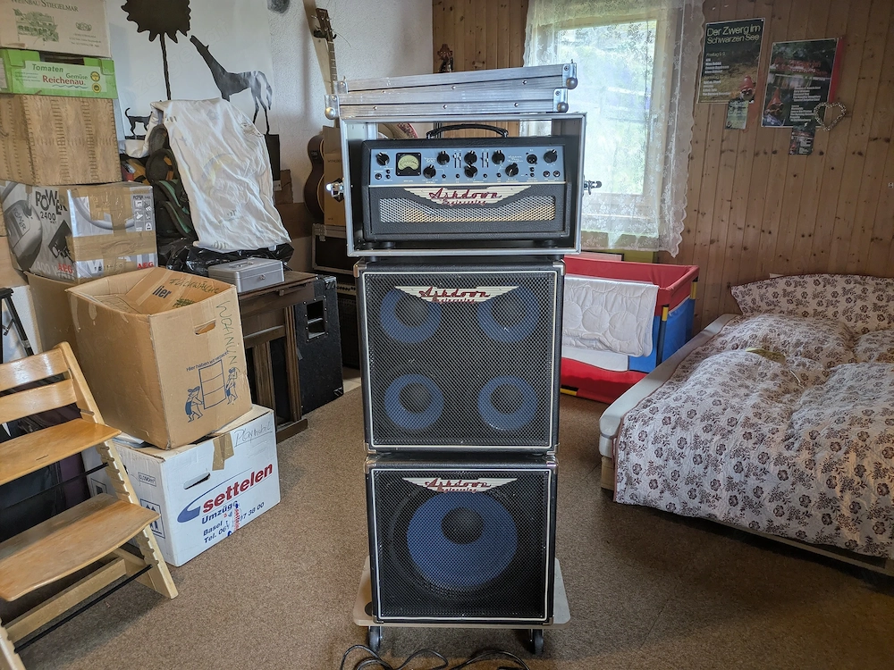 Bass-Amp Ashdown Klystron 500 + Boxen ABM Mini Stack   UK Sound mit Bums