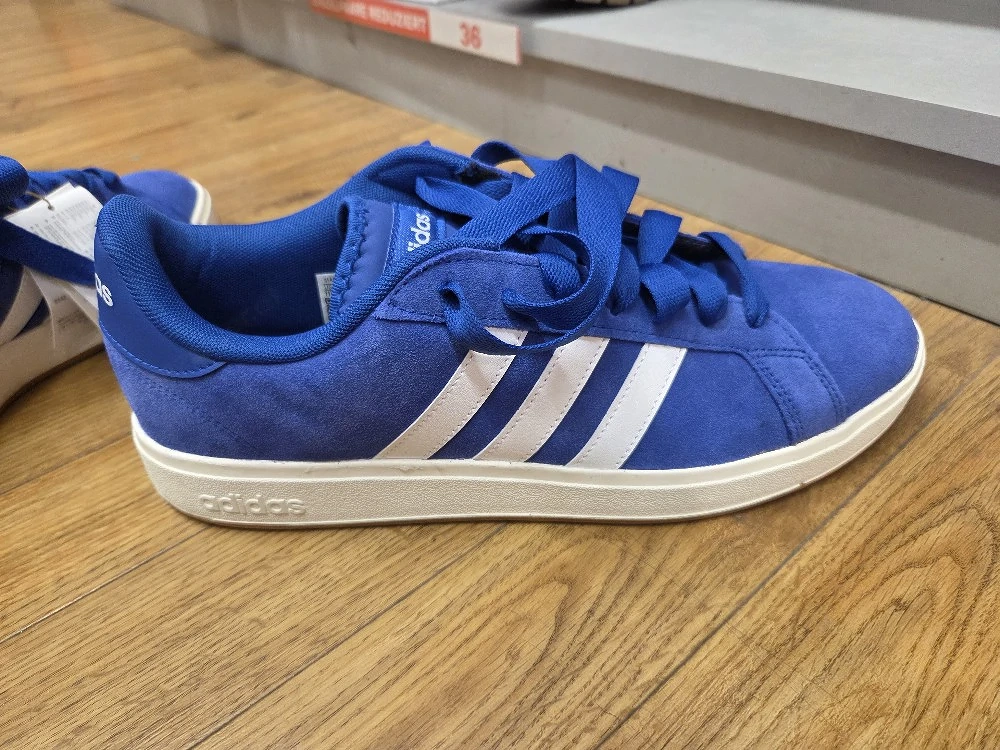 Adidas Schuh