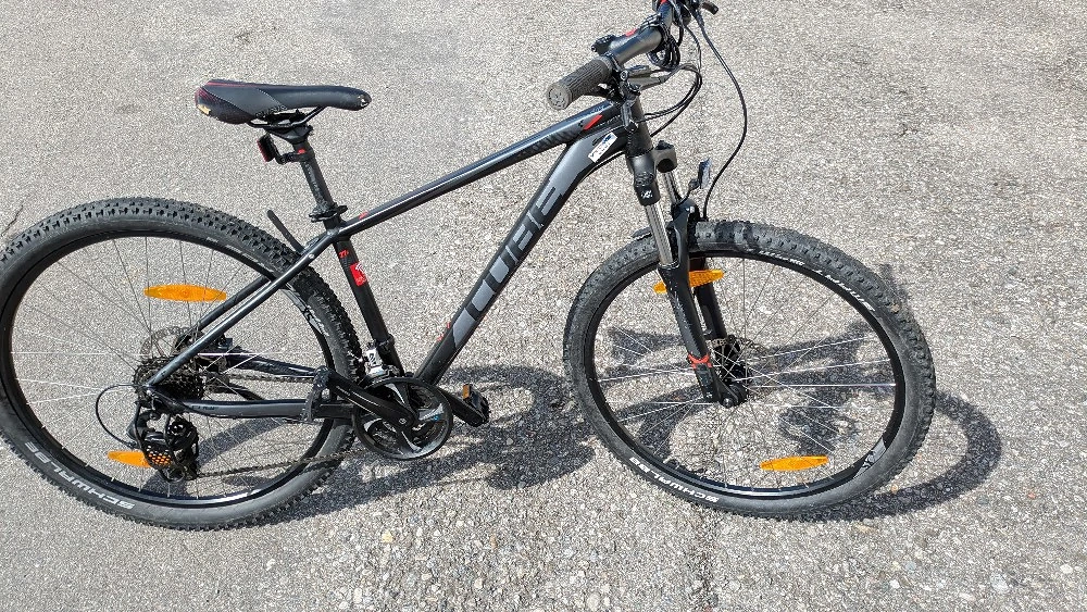 Jugendfahrrad Cube, schwarz