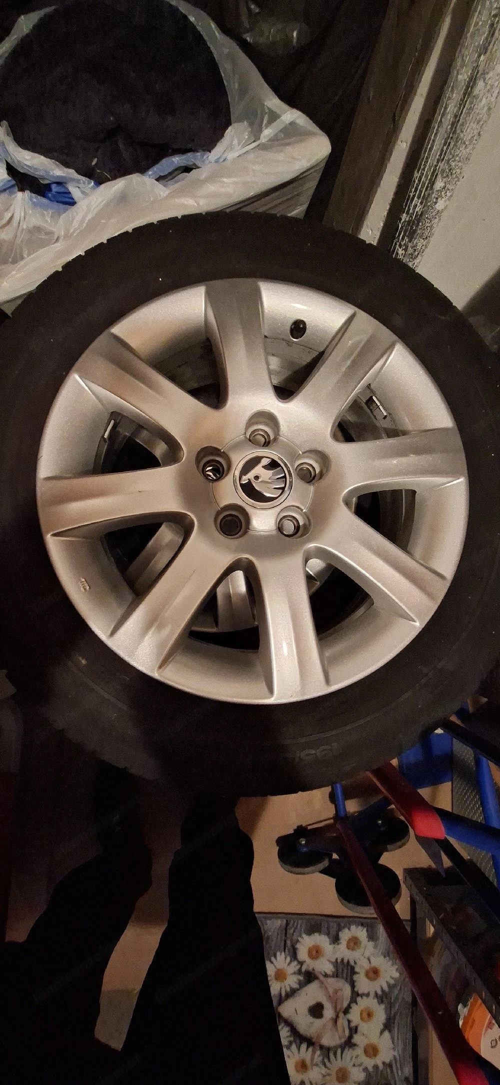 Auto Reifen und Felgen 