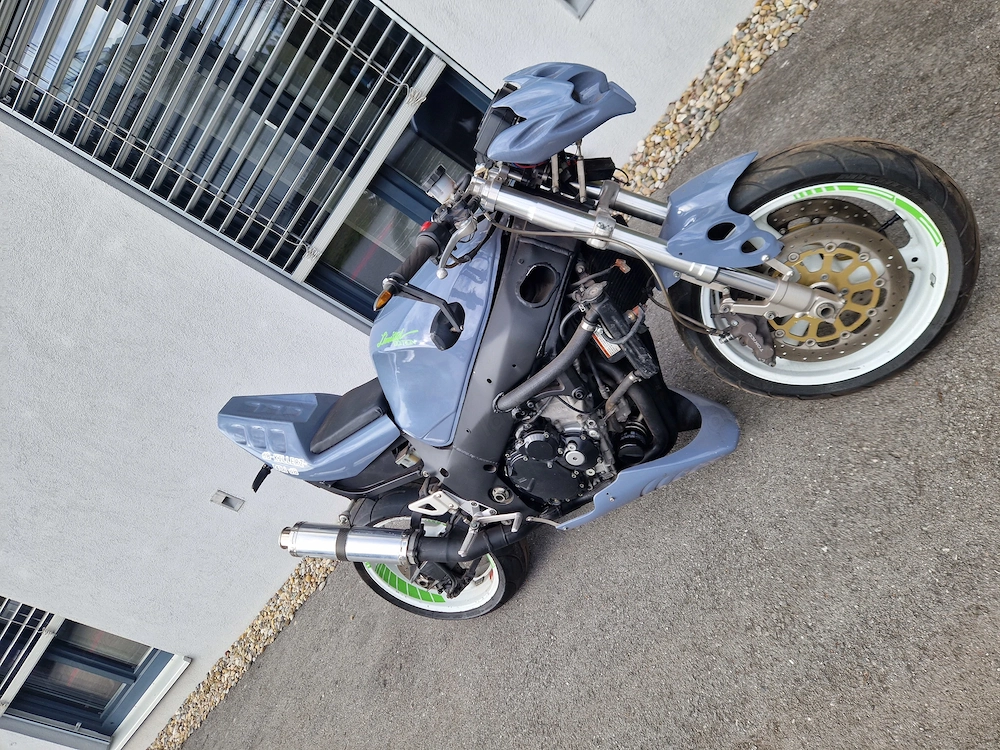 Suzuki gsxr 750 Srad Streetfighter