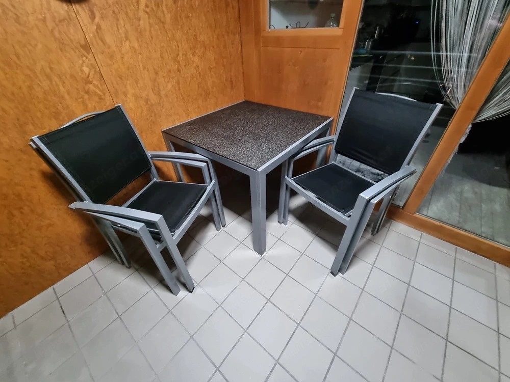 XXXLutz Balkonmöbelset- Tisch+ 4 Gartenstühle