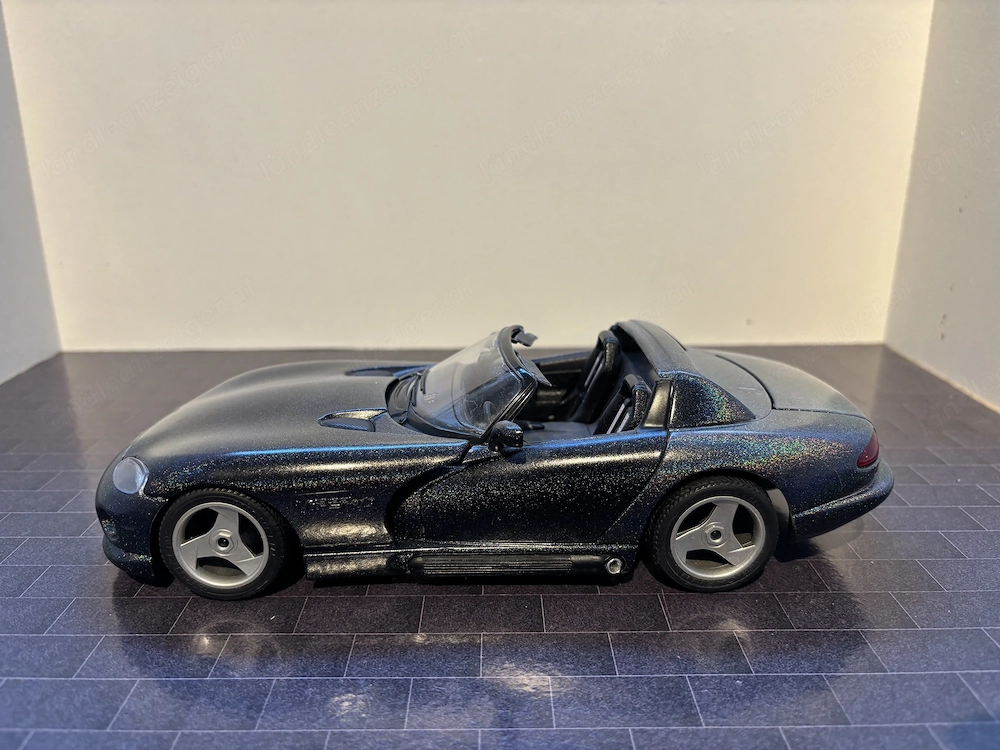 Modellauto 1 18 Dodge Viper Cabrio Bburago Flip-Flop Lackierung - SELTEN