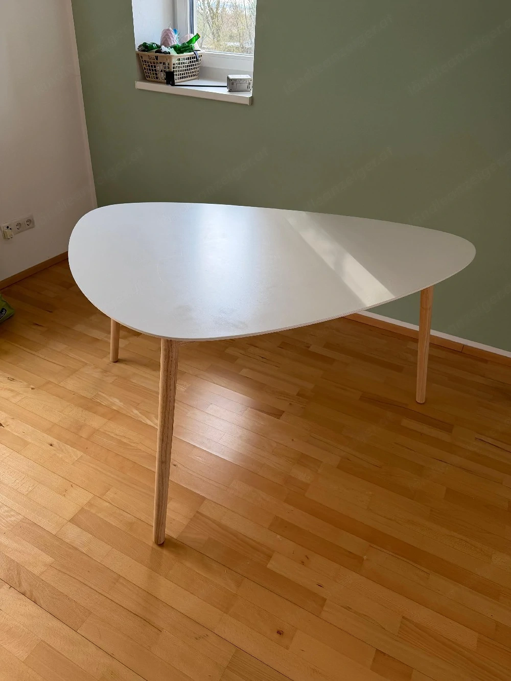 Esstisch (asymetrisch)