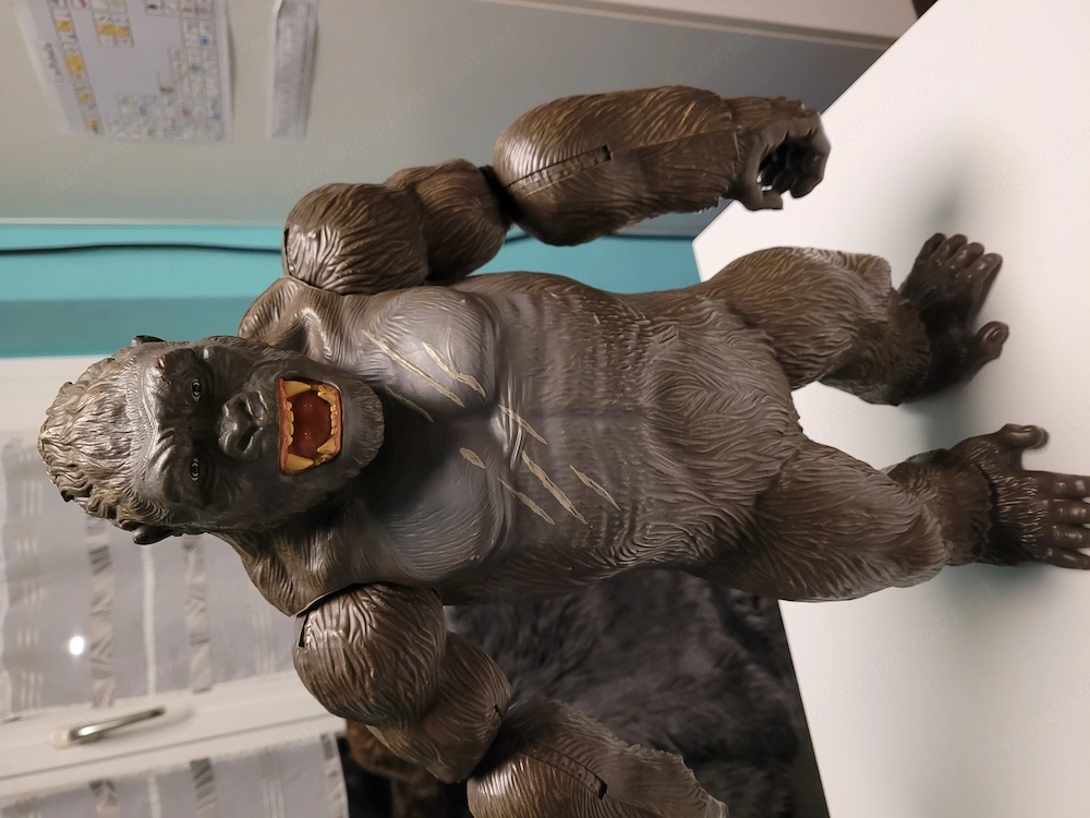 Verkaufe king Kong Affe 45 cm und einen  Gozilla ca 60cm  