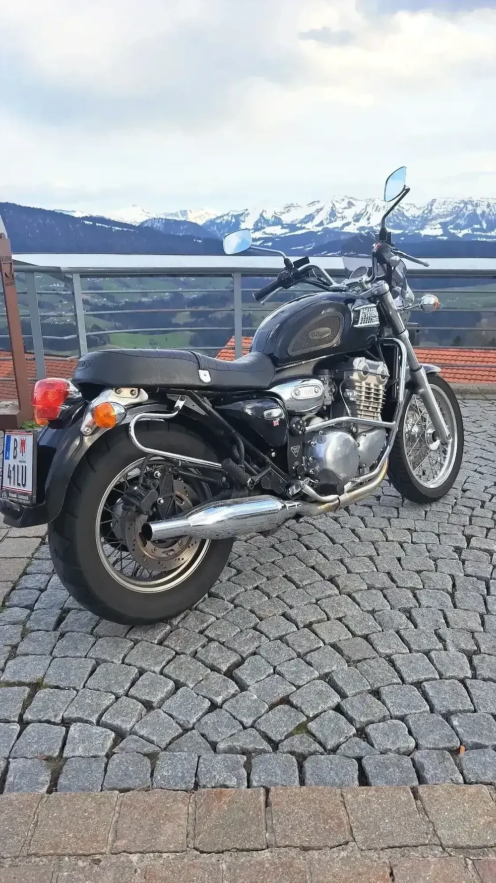 Triumph Thunderbird 900
