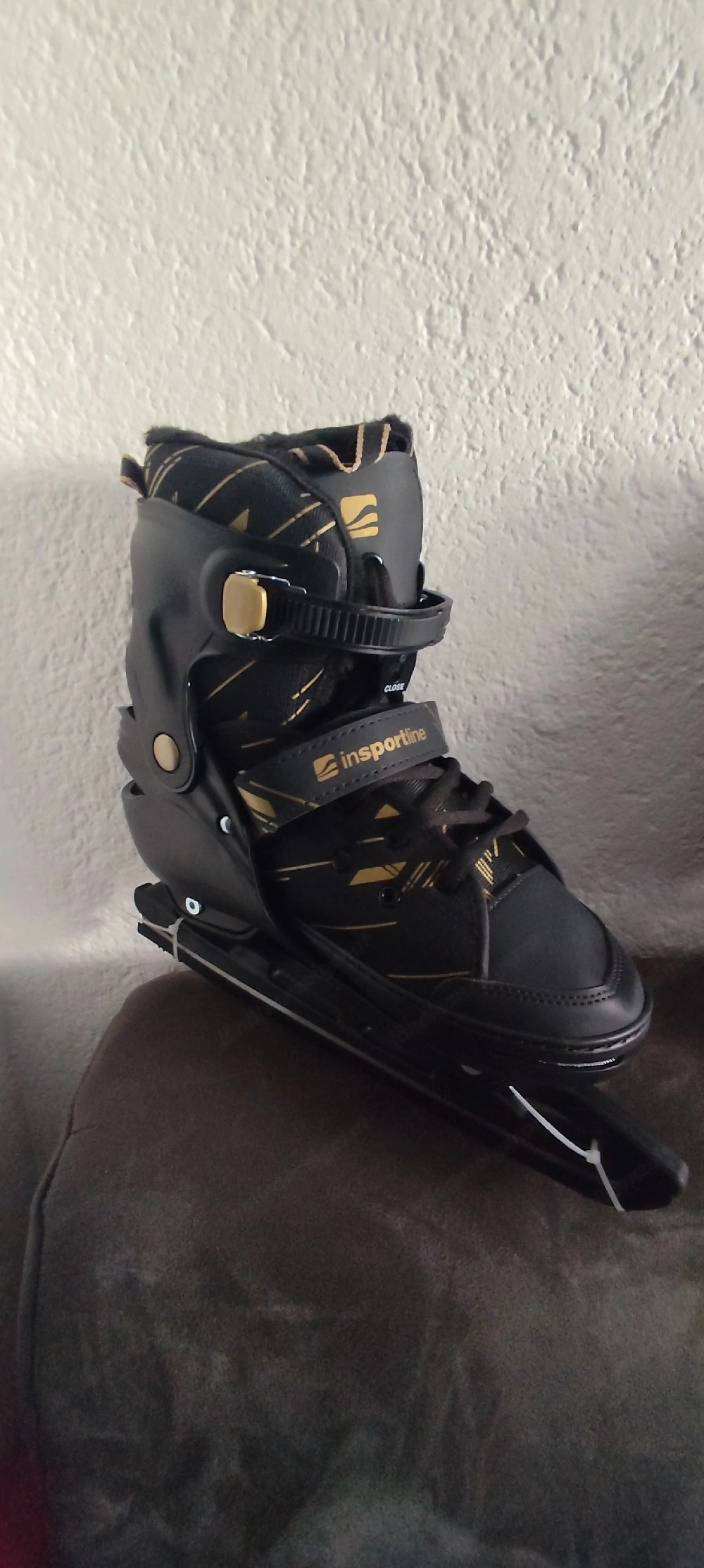 *NEU* - verstellbare Schlittschuhe 